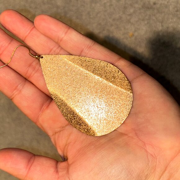 Large Gold Tone Dazzling Tear Drop Earrings - Picture 3 of 5